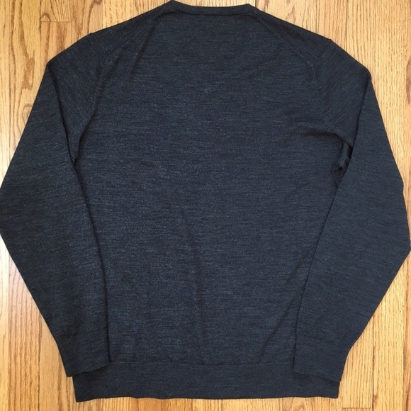 Uniqlo 100% Wool Dark Gray Long Sleeve V-neck Thin Knit Pullover Sweater - Picture 13 of 15